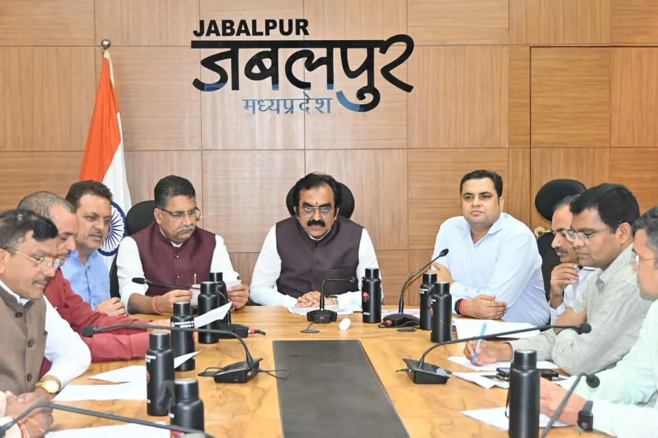नर्मदा महोत्सव की तैयारियों को लेकर लोक निर्माण मंत्री की अध्‍यक्षता में बैठक संपन्‍न