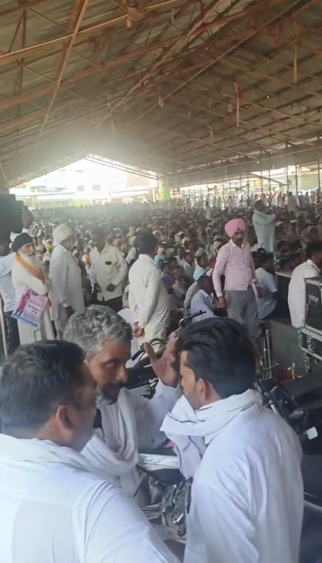 घड़साना में फिर सुलगी पानी में आग, हजारों किसान ट्रैक्टर-ट्रॉलियों के साथ पहुंचे