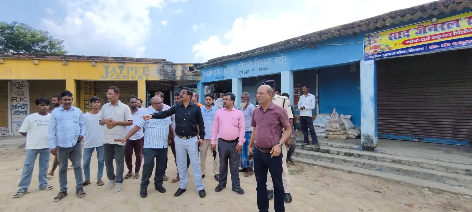 तरियानी में डीडीसी का निरीक्षण, हिरम्मा बाजार को ग्रामीण हाट बनाने की पहल