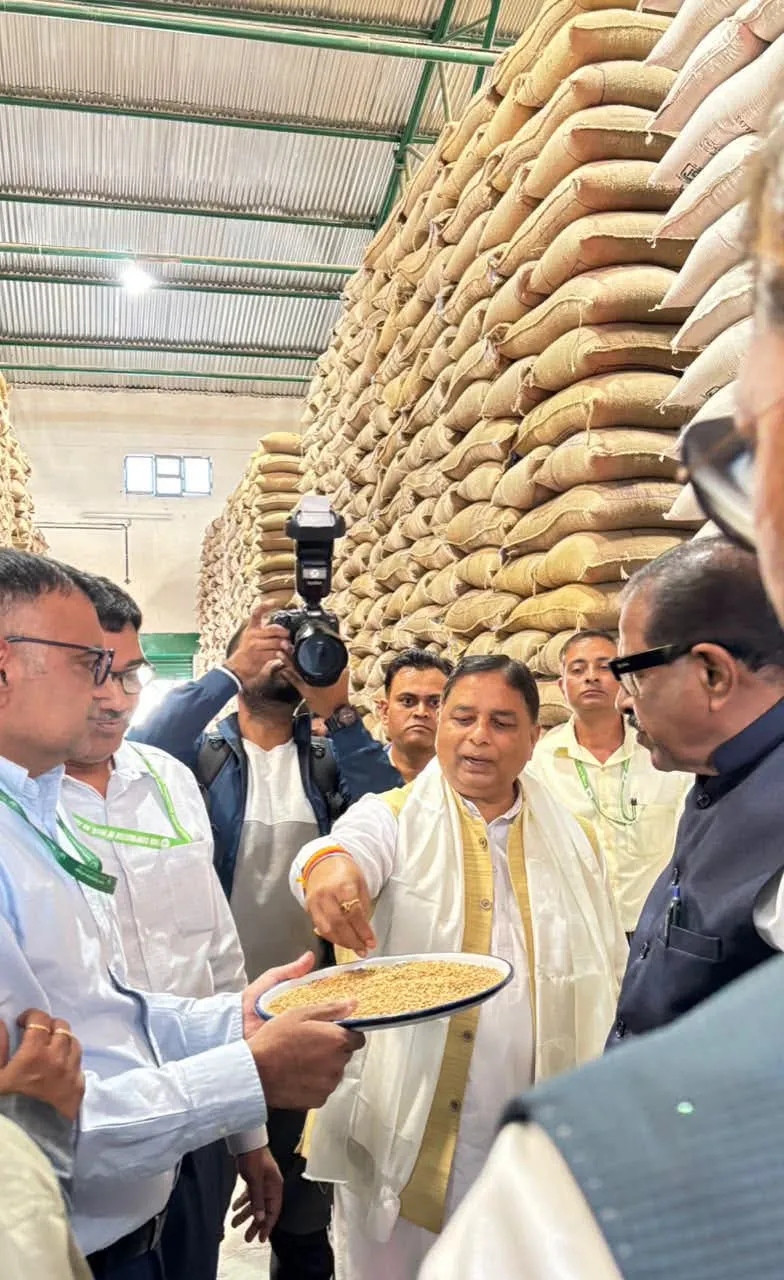 लेह: एफसीआई के फूड स्टोरेज डिपो का दौरा