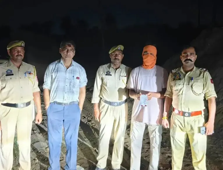कठुआ के घाटी में 3.70 ग्राम हेरोइन (चिट्टा) बरामद किया गया।