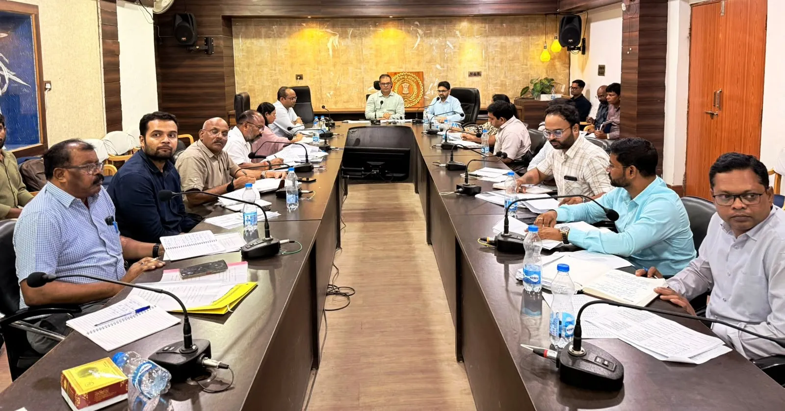 सेवा संकल्प अभियान को लेकर कलेक्टर ने ली बैठक