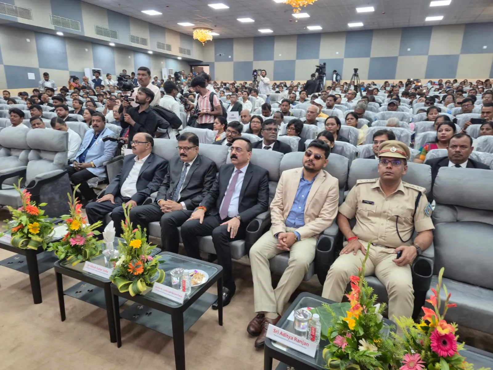 राष्ट्रीय लोक अदालत में 3.76 लाख विवादों का निपटारा, 15.67 अरब रुपये के मामलों का हुआ समाधान।