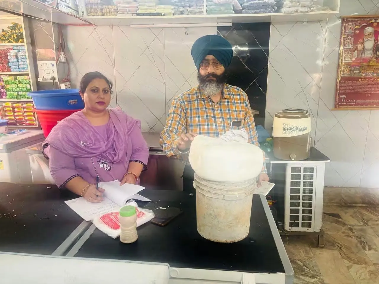 गुरदासपुर में फूड सेफ्टी टीम ने पनीर और खोए के 10 सैंपल भरे, नियम उल्लंघन पर कार्रवाई की चेतावनी