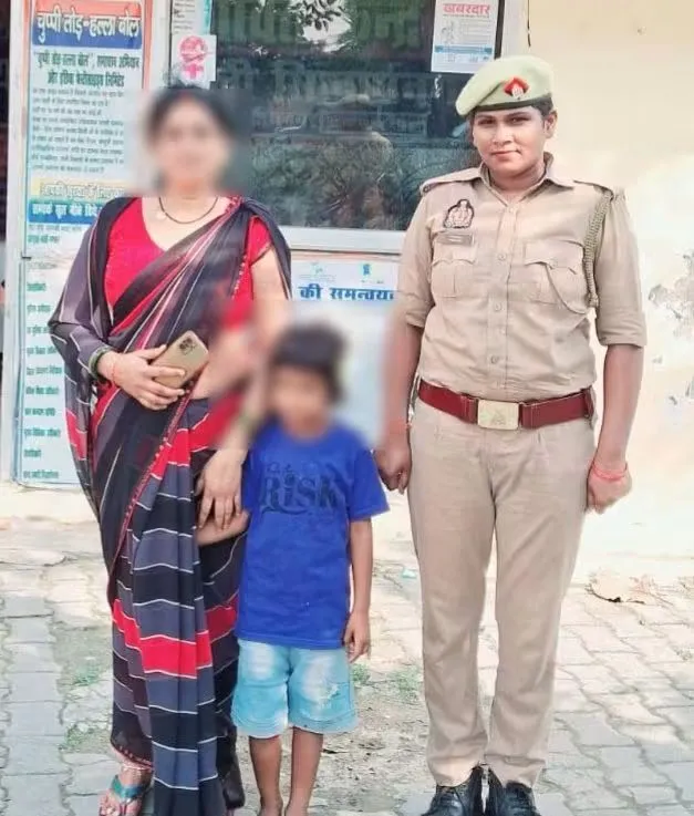मिशन शक्ति टीम की तत्परता से 6 वर्षीय बच्ची को मिला परिवार, पुलिस ने परिजनों को किया सुपुर्द