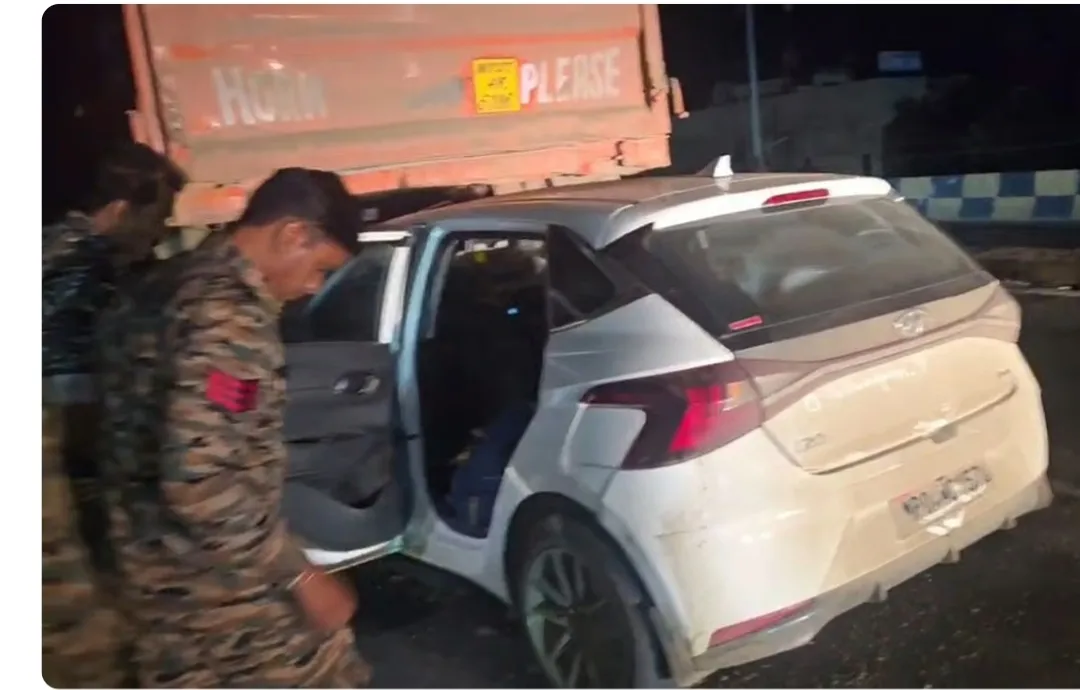 हादसे ने फेरा मंसूबों पर पानी: फिरोजाबाद से 41 लाख लूटकर भाग रहे थे बदमाश, मुरैना में डंपर से टकराई कार