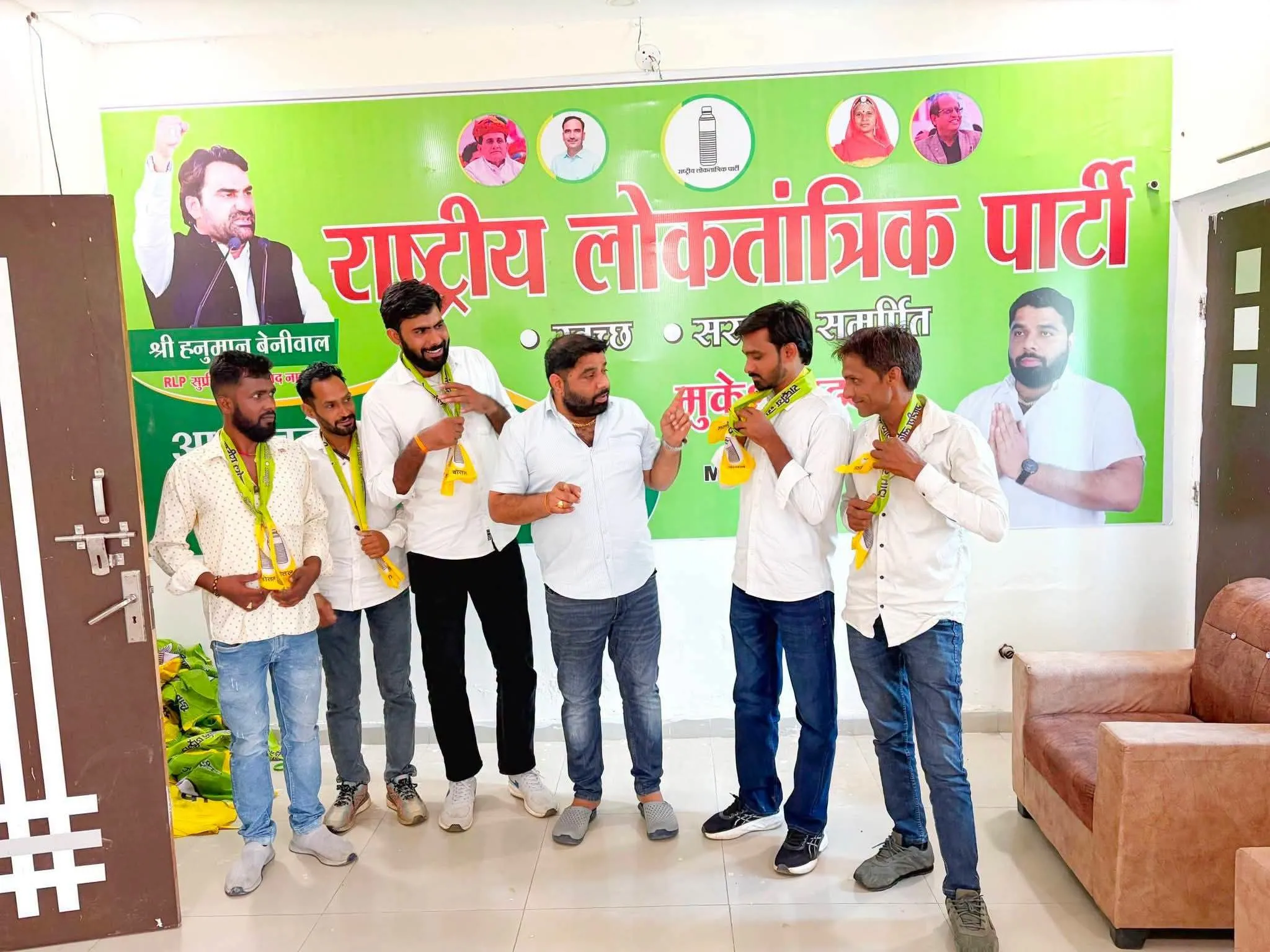 श्रीमाधोपुर में राष्ट्रीय लोकतांत्रिक पार्टी का बढ़ता काफिला, कई समर्थकों ने RLP ज्वाइन क