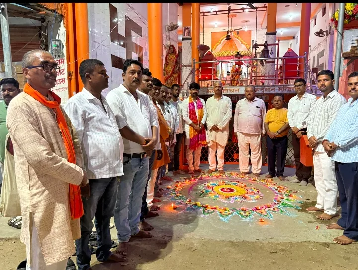 नगर पंचायत घघसरा हनुमान मंदिर पर प्रधानमंत्री मोदी के 76वें जन्मदिवस सेवा संकल्प अभियान पर  दीपोत्सव कार्यक्रम हुआ ।