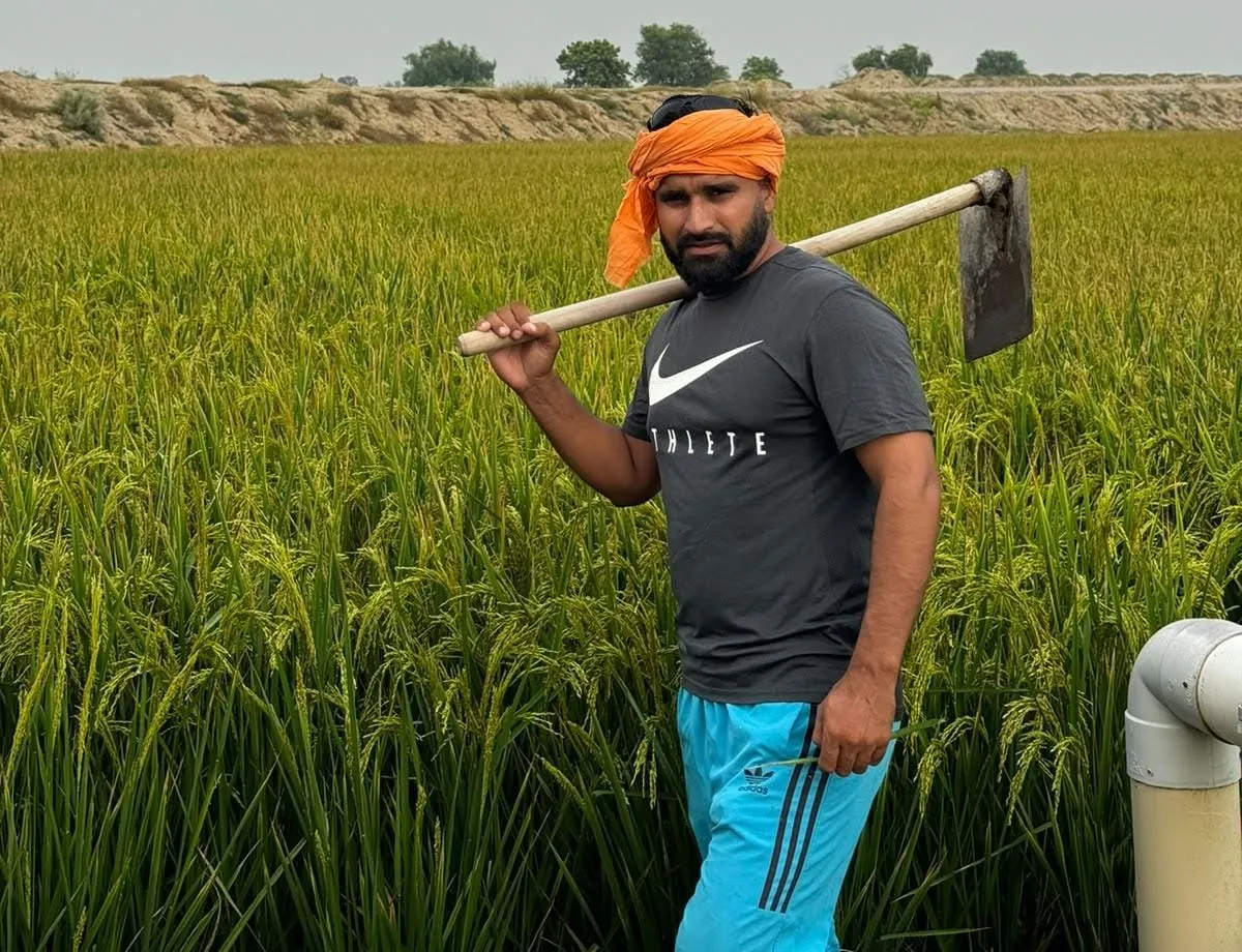 21 ਏਕੜ ’ਚ ਪਰਾਲੀ ਨੂੰ ਅੱਗ ਨਹੀਂ, ਮਿੱਟੀ ’ਚ ਮਿਲਾ ਰਿਹਾ ਦੁੱਨੇਵਾਲਾ ਦਾ ਸੁਖਰਾਜ

6-7 ਸਾਲਾਂ ਤੋਂ ਨਹੀਂ ਸਾੜੀ ਪਰਾਲੀ; ਹੈਪੀ