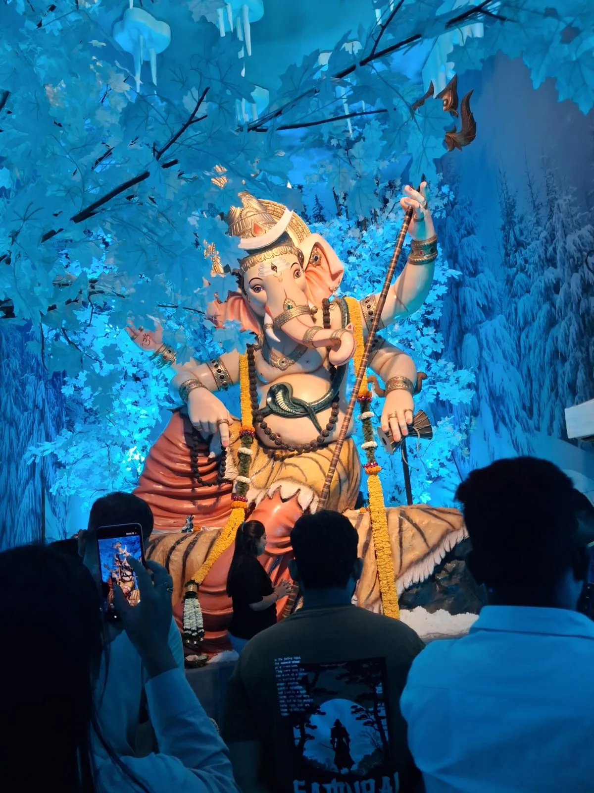 ??ુરતમાં સિટી ગણપતિ બાપાના 7 દિવસના દર્શન માટે ભક્તોની ભીડ ઉમટ?