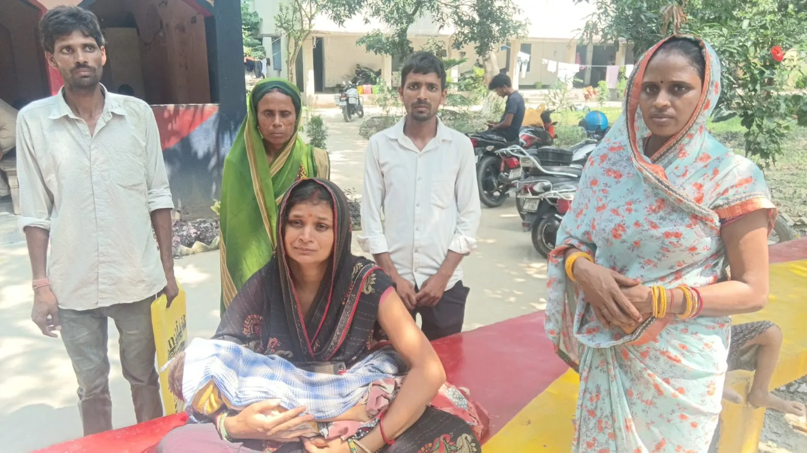 मां की आंखों के सामने जिंदगी से हार गई तीन साल की मासूम