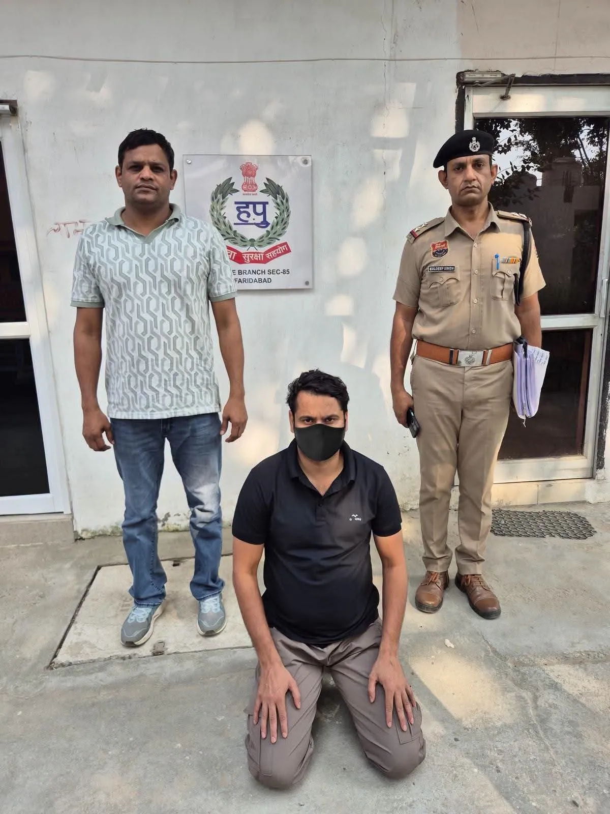 145 तैयार नकली सीमेंट बैग, 550 बैग खराब सीमेंट, 110 बैग क्लिंकर तथा अल्ट्राटेक के 980 नकली खाली बैग बरामद किए ,