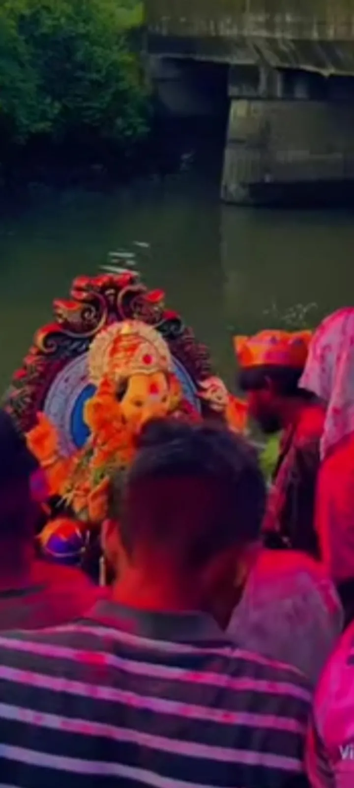 િસર્જન પછી ગણપતિ બાપા ના વિદાય પળોના ફોટા સોશિયલ મીડિયા પર થયા વાયરલ