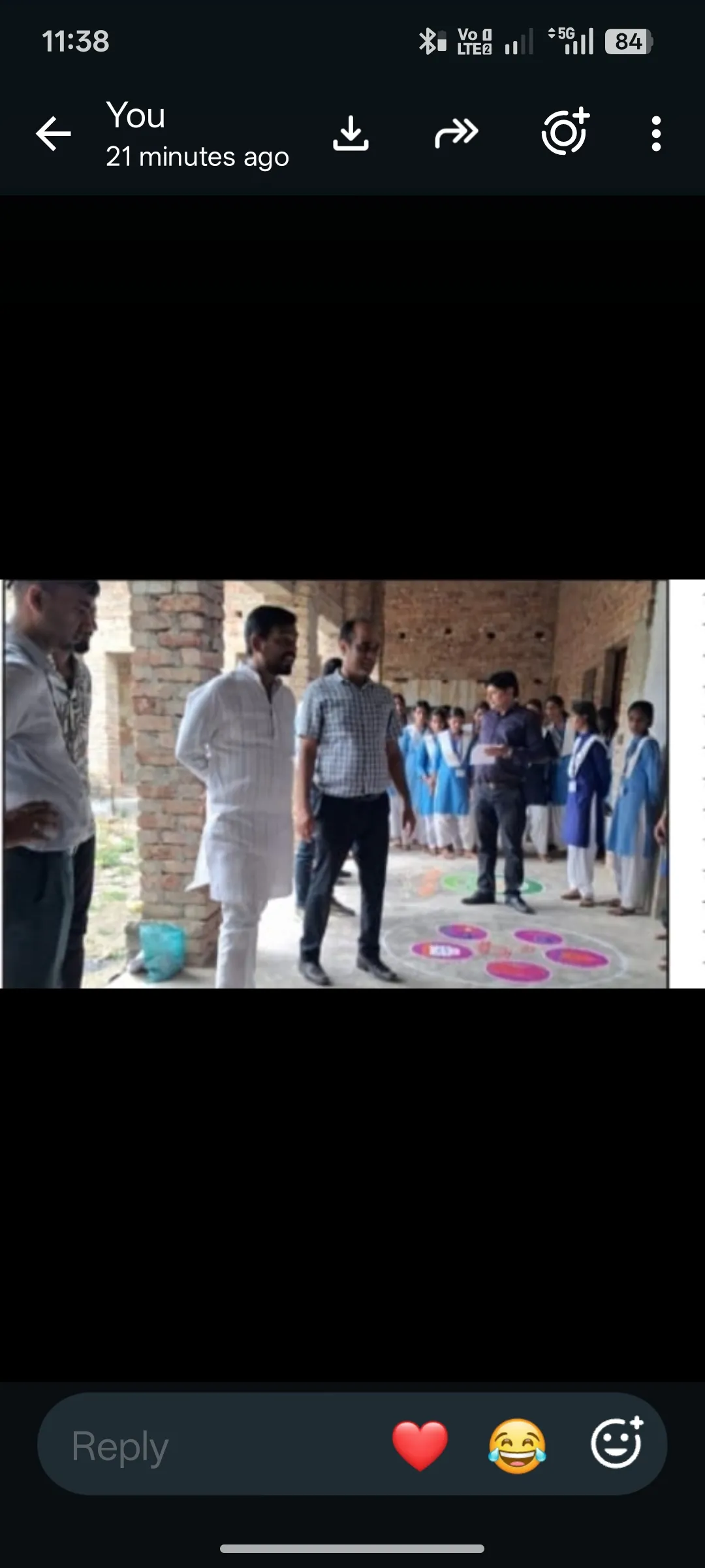 ब्लॉक प्रमुख ने विजेताओं को पुरस्कार वितरित किया