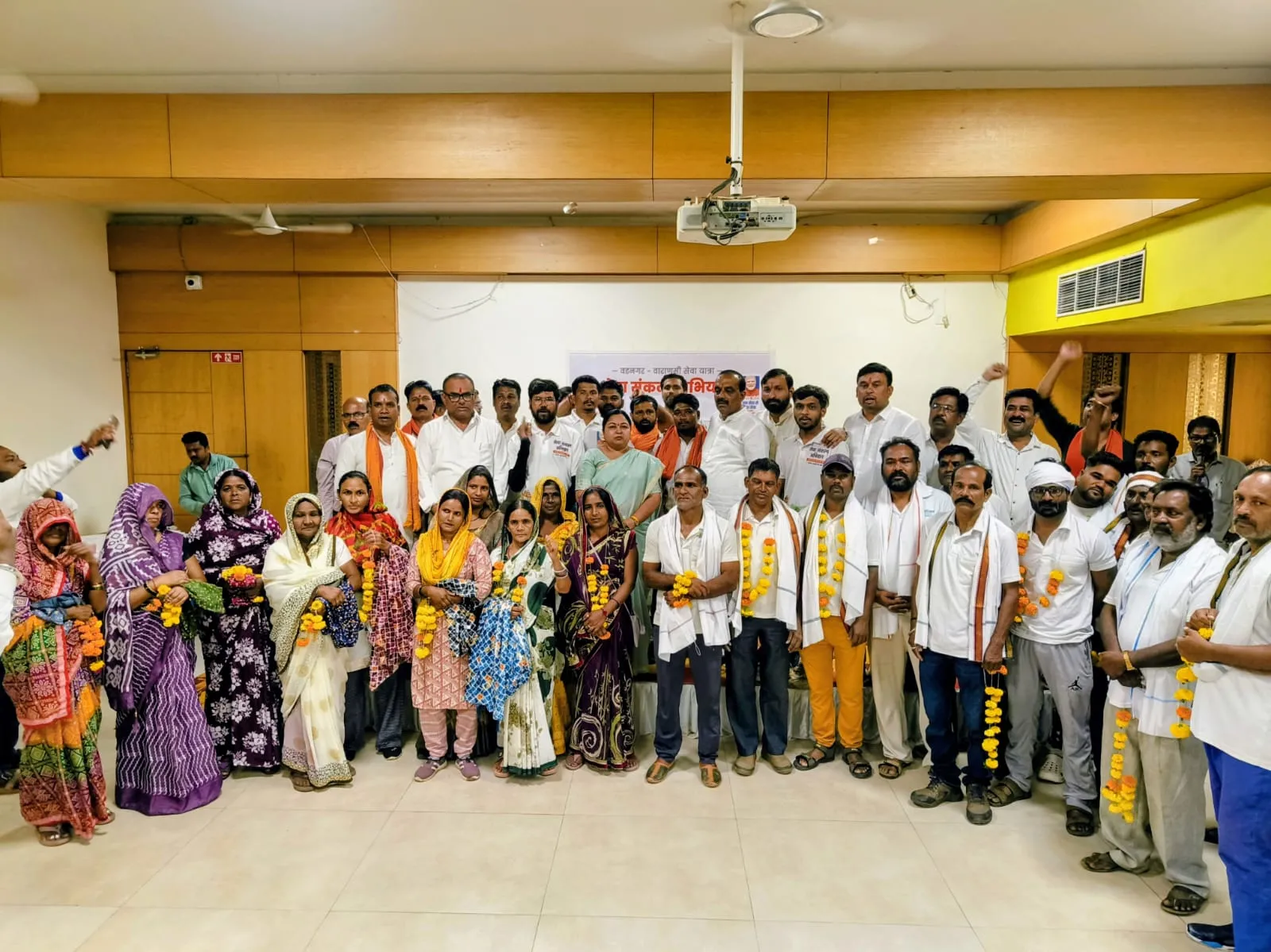 जामसांवली हनुमान लोक में गूंजा हनुमान चालीसा का जयघोषजन,जल संकल्प सेवा’ बाइक यात्रा का भव्य स्वागत, साधु-संतों का सम्मान