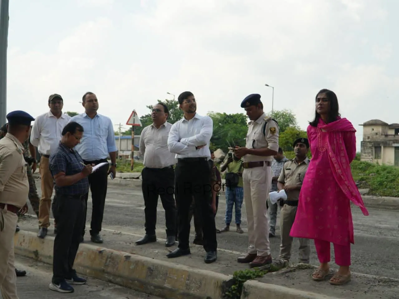 पूर्णिया जिलाधिकारी महोदय ने दालकोला परिवहन जांच चौकी का किया औचक निरीक्षण: