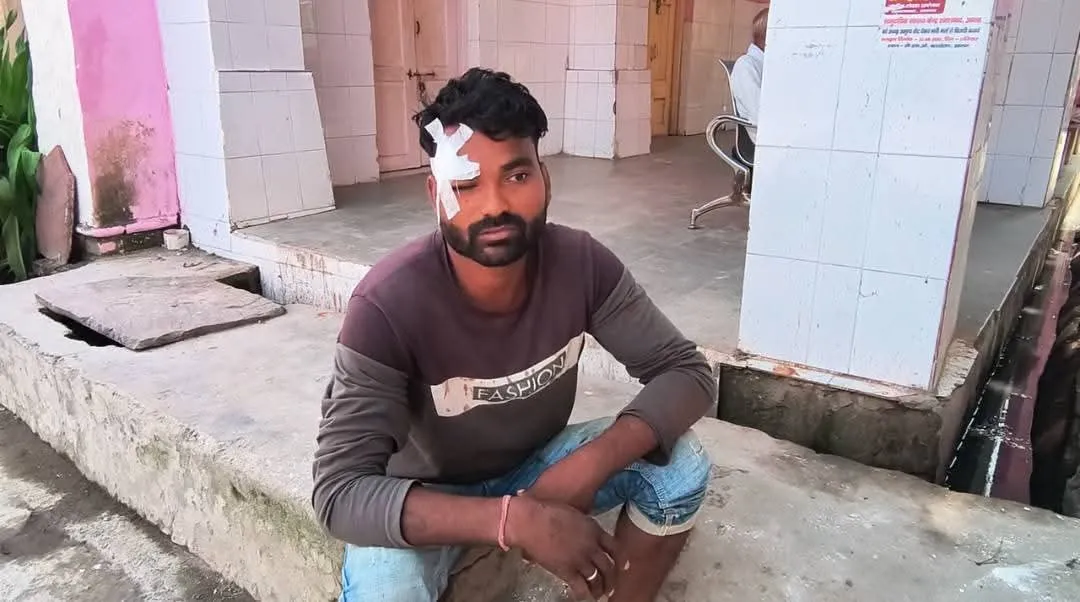 ब्रेकिंग न्यूज़ आगरा जिला अस्पताल में मेडिकल कराने आए आरोपी ने पीड़ित को घेरकर पीटा, सुरक्षा व्यवस्था पर उठे सवाल