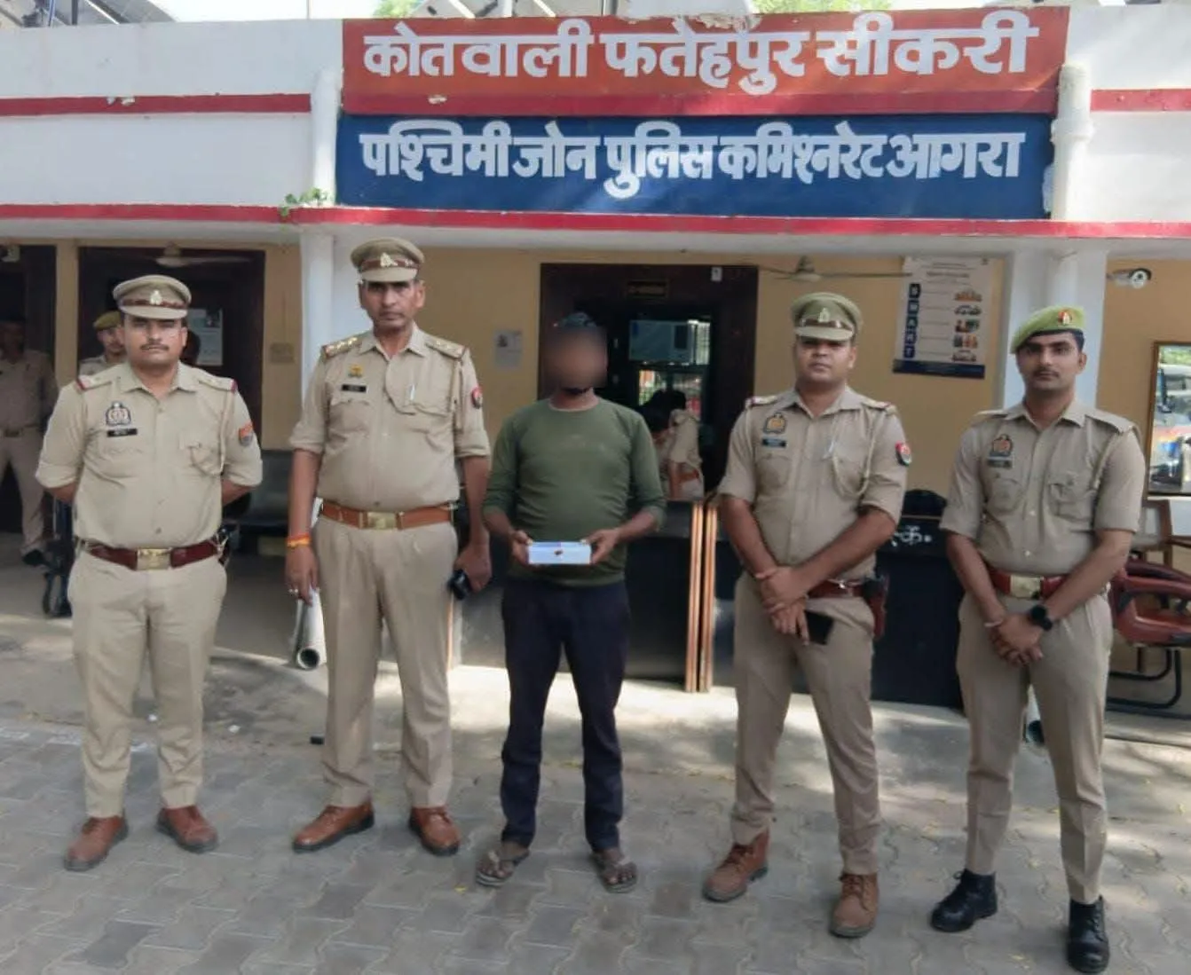 ब्रेकिंग न्यूज़ आगरा फतेहपुर सीकरी में महिला हत्याकांड का खुलासा, बलवीर उर्फ बंटू गिरफ्तार; जेवर लूटने के बाद हत्या का आ