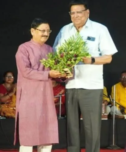 पंचलाइट नाटक की प्रस्तुति कला भवन नाट्य विभाग पूर्णिया के कलाकारों द्वारा किया गया।