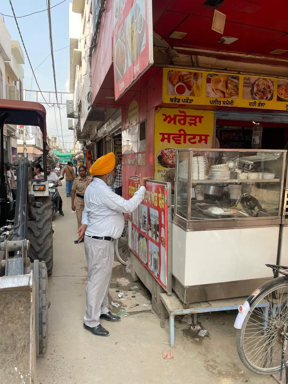 ਆਰਜ਼ੀ ਕਬਜ਼ਿਆਂ ’ਤੇ ਨਗਰ ਕੌਂਸਲ ਦੀ ਕਾਰਵਾਈ, ਪੱਕੇ ਕਬਜ਼ਿਆਂ ’ਤੇ ਕਾਰਵਾਈ ਦੀ ਉਡੀਕ