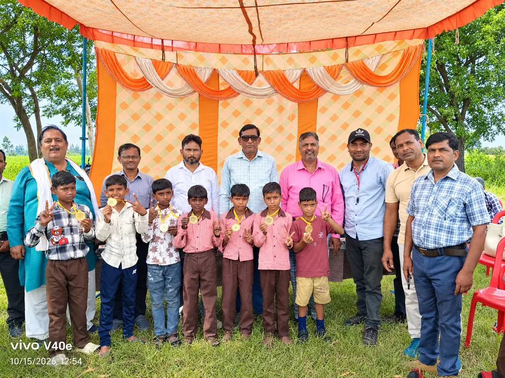 कासगंज की तहसील पटियाली में प्राथमिक ब उच्च प्राथमिक विद्यालयों में बच्चों ने खेल में दिखाई प्रतिभा।