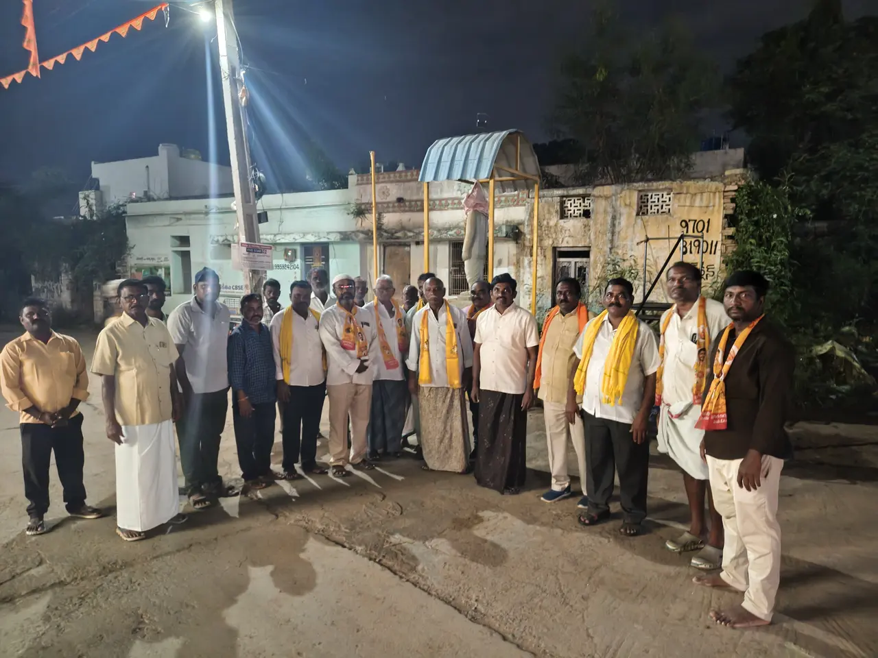 నంద్యాల జిల్లా: నంద్యాల మండలం లోని చాపిరేవుల గ్రామంలో కూటమి నాయకుల ప్రచారం