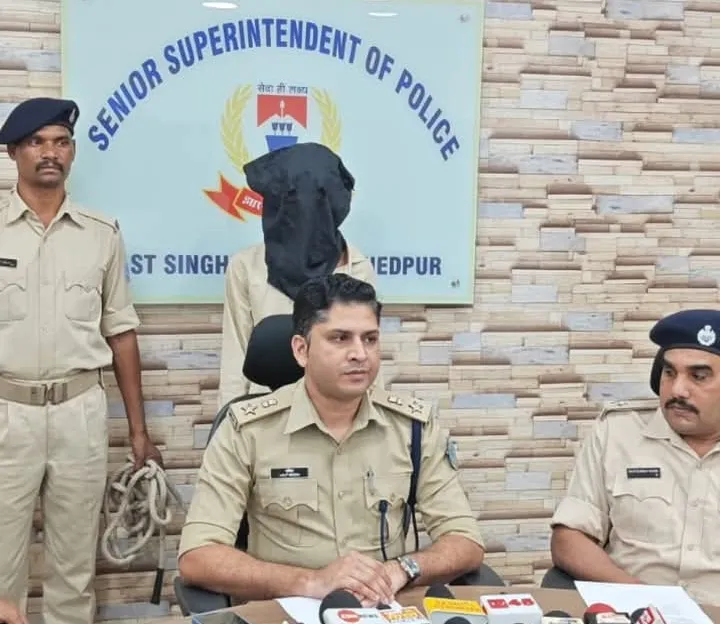 JAMSHEDPUR : कदमा में भाई ने ही भाई पर किया था चाकू से वार, हत्या के फरार अभियुक्त गणेश बिरूआ गिरफ्तार