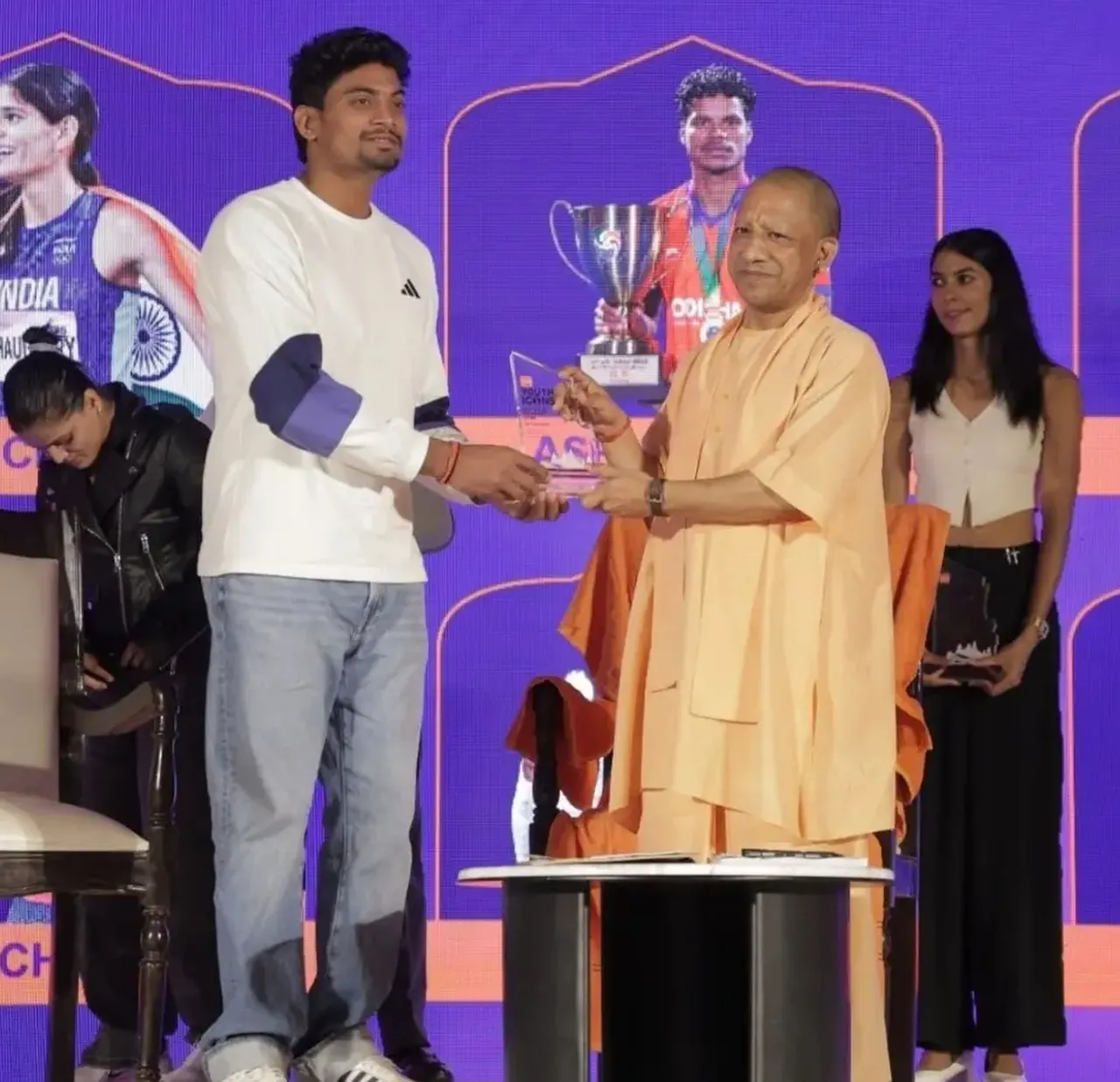 जौनपुर के रोहित यादव ने बढ़ाया देश का मान, मुख्यमंत्री योगी आदित्यनाथ ने किया सम्मानित