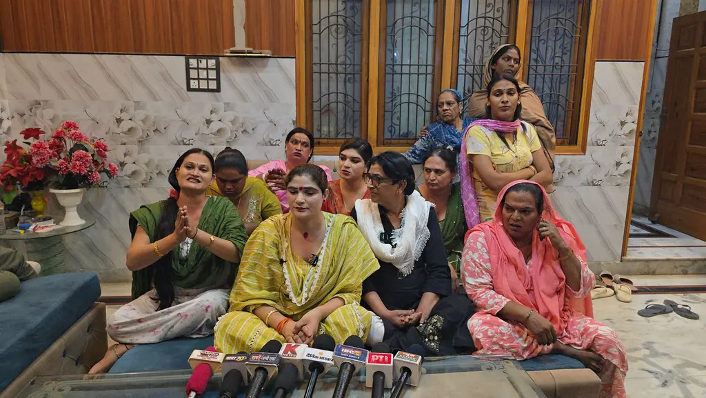 बिजनौर में किन्नर समाज के इलाके को लेकर विवाद गहराया, रानी किन्नर मारपीट और इलाका कब्जाने का आरोप