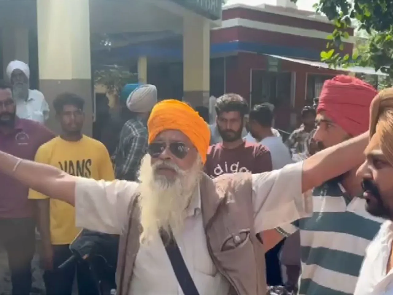 एंटी-ड्रग एक्टिविस्ट परविंदर सिंह झोटा हत्याकांड को लेकर मानसा (पंजाब) में स्थिति काफी संवेदनशील बनी हुई है।