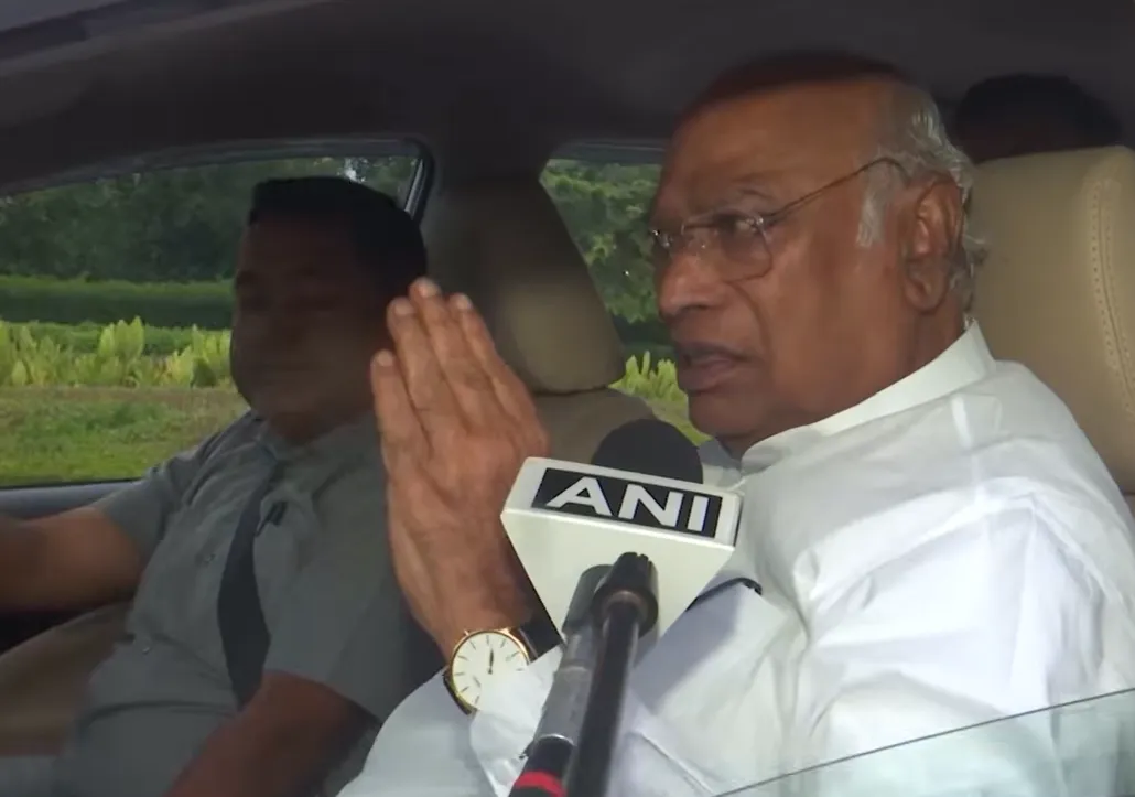 CJP की INDIA Alliance रैली में एंट्री पर Kharge का इनकार! Abhijeet Dipke को क्यों रोका | Global News Press