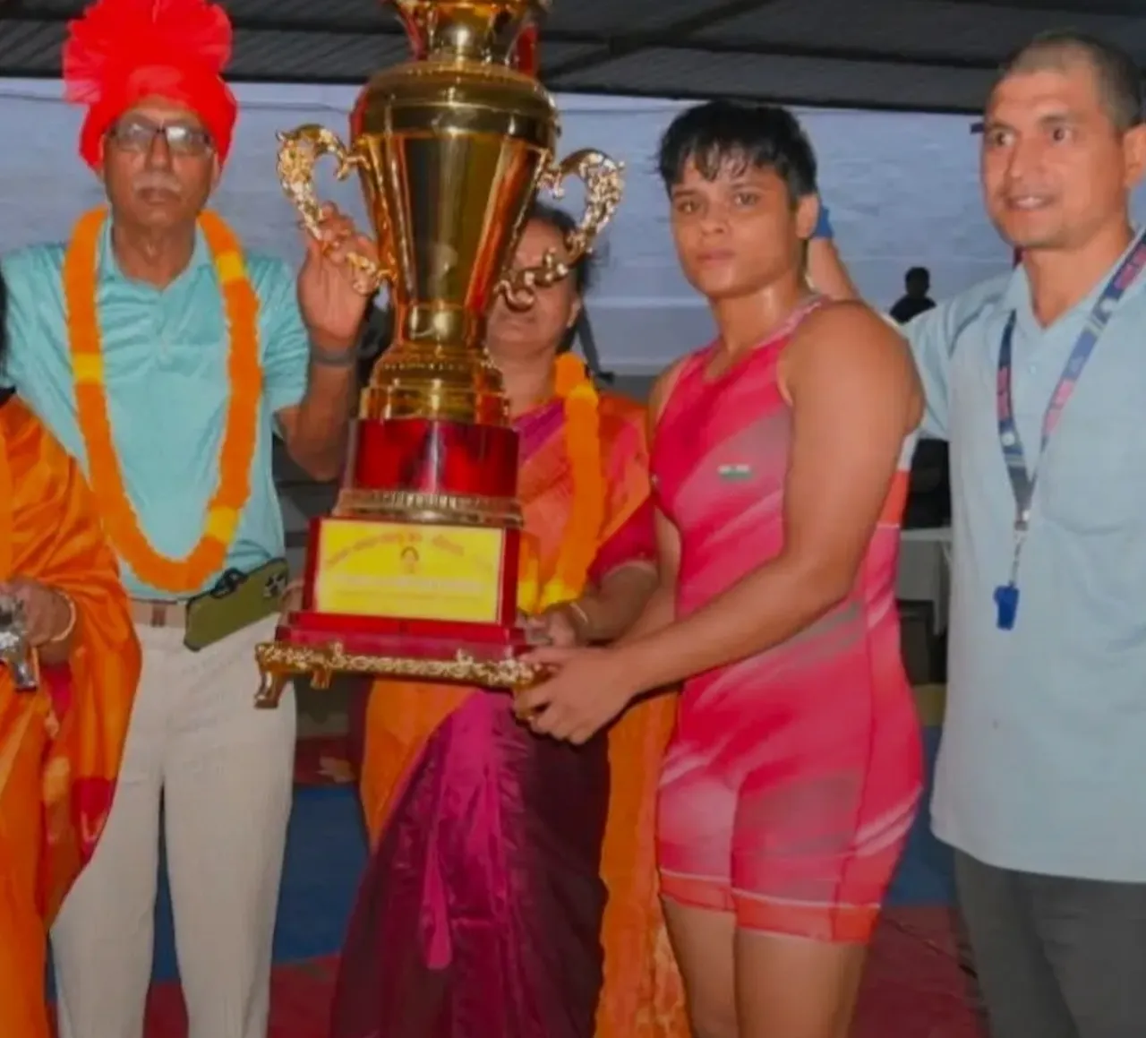 जौनपुर की बेटी कशिश यादव ने मिर्जापुर में लहराया परचम, बनीं 'महिला भारत केसरी'!