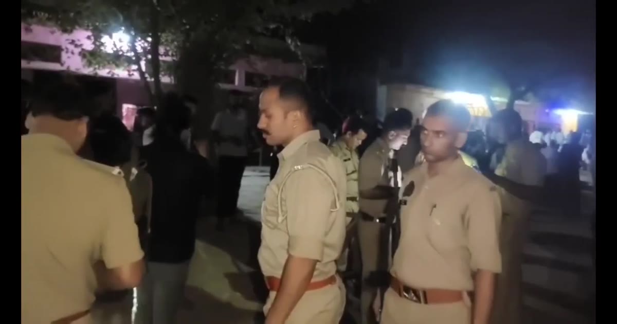 ब्रेकिंग न्यूज़ आगरा: शमशाबाद सर्किल में ताबड़तोड़ फायरिंग, किशोर की गोली लगने से मौत, 4 घायल
