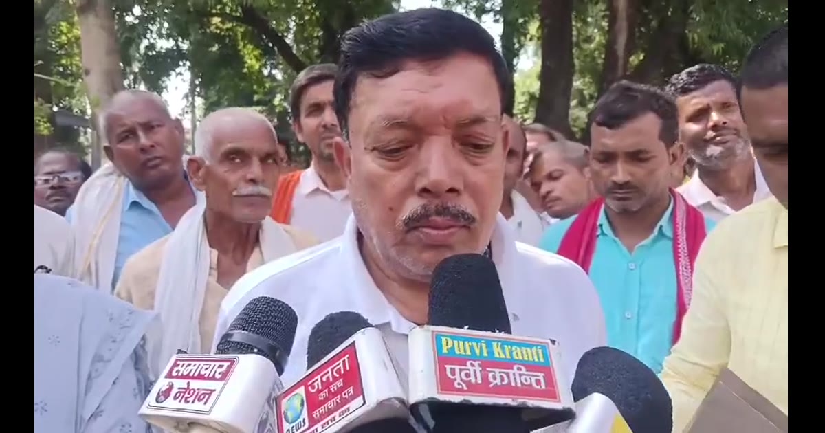 लिया में किसान संगठनों ने मुख्य चुनाव आयुक्त की इस्तीफे समेत मांगों को लेकर जिलाधिकारी को पत्रक सौंपा