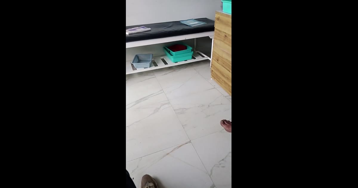 संत सिटी हॉस्पिटल बैरागढ़ सहित अन्य अस्पतालों की व्यवस्था पर उठे सवाल, स्वच्छता के नाम पर दोहरे मापदंड क्यों?