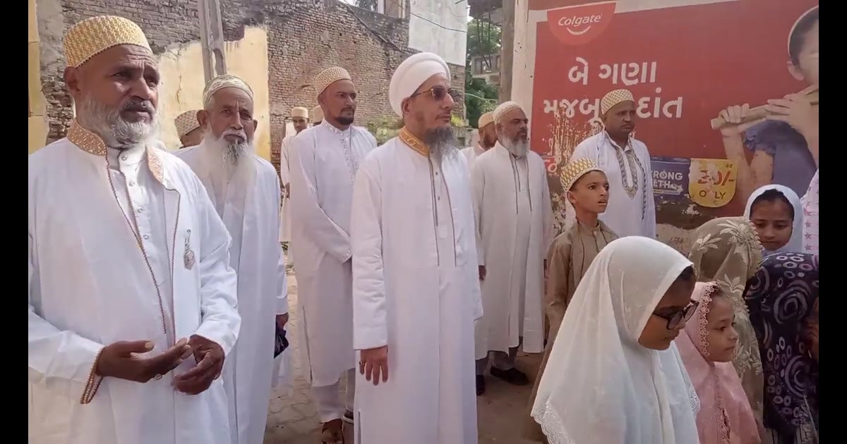 પિસાવાડા ગામમાં જશ્ને ઈદે મિલાદની ભવ્ય ઉજવણી
અમદાવાદ જિલ્લાના ધોળકા તાલુકાના પિસાવાડા ગામમાં દાઉદી વ્હોરા સમાજ દ્વારા