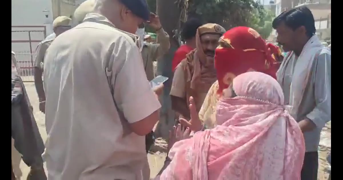 सिरसा में सफाई को लेकर संग्राम! पुलिस और सफाई कर्मचारी आमने-सामने, 45 हिरासत में—कचरे के बीच बढ़ा तनाव