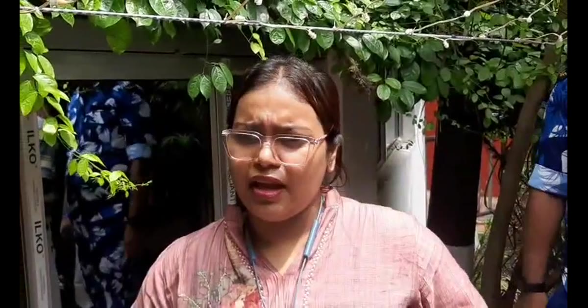 उपभोक्ता सुरक्षा सप्ताह पर शांतिपुर में छापेमारी, कई अनियमितताओं के आरोप || West Bengal || Nadia || santipur