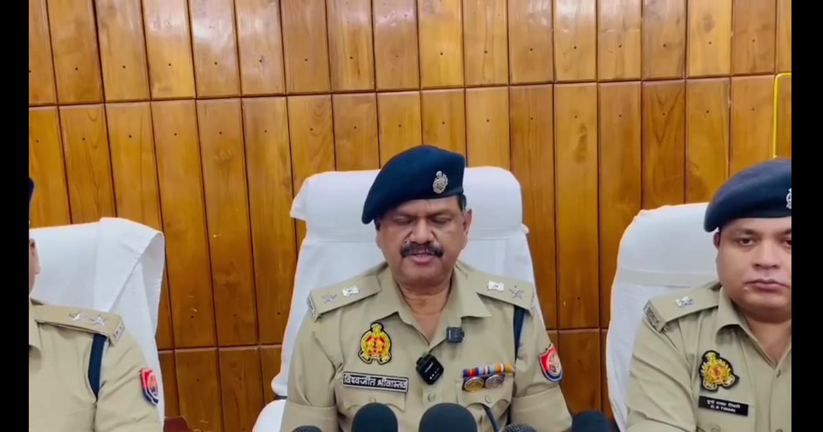 बहराइच पुलिस को मिली बड़ी सफलता: 26.12 लाख के 107 गुमशुदा मोबाइल बरामद,