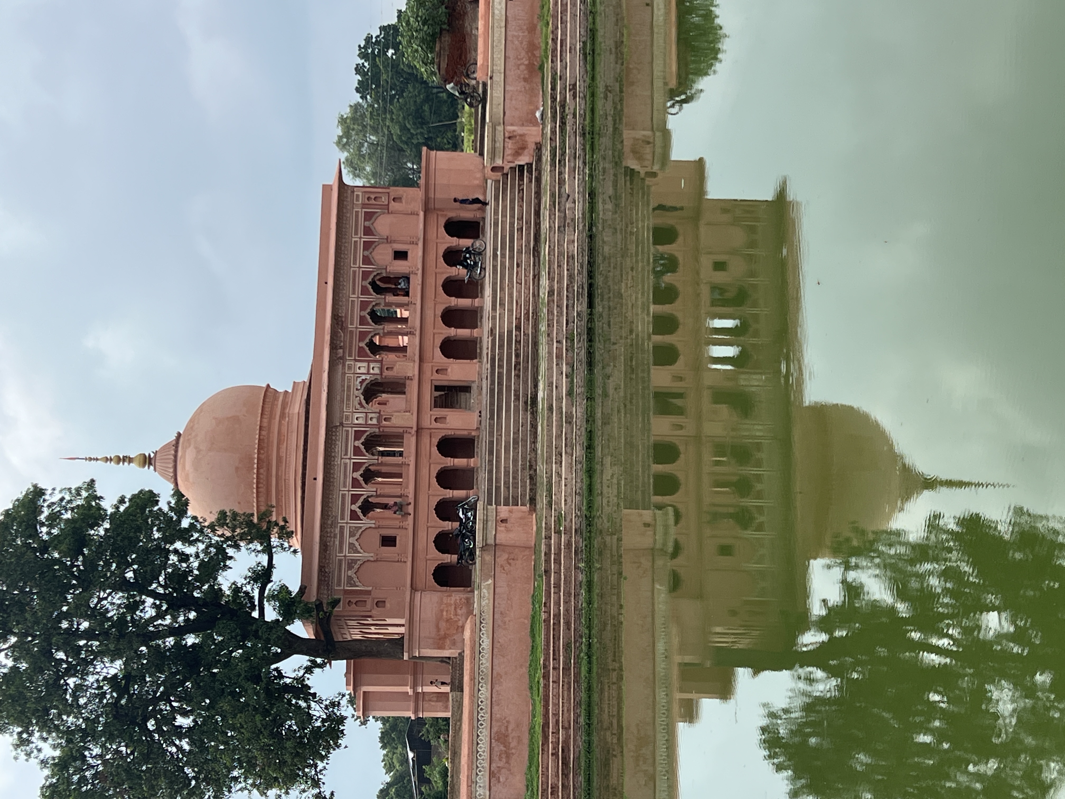 “औरंगज़ेब काल की ऐतिहासिक धरोहर बना आकर्षण का केंद्र, उत्तर प्रदेश:फतेहपुर के खजुहा स्थित 350 वर्ष प्राचीन मंदिर का हुआ सौंदर्यीकरण” 350-Year-Old Aurangzeb-Era Temple in India: Uttar pradesh "Khajuha Becomes a Major Tourist Attraction After Beautification