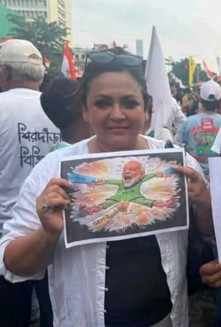 প্রধানমন্ত্রী নরেন্দ্র মোদীর কু রুচি ফটো হাতে CPIM নেত্রী থানায় অভিযোগ দায়ের বিজেপি র