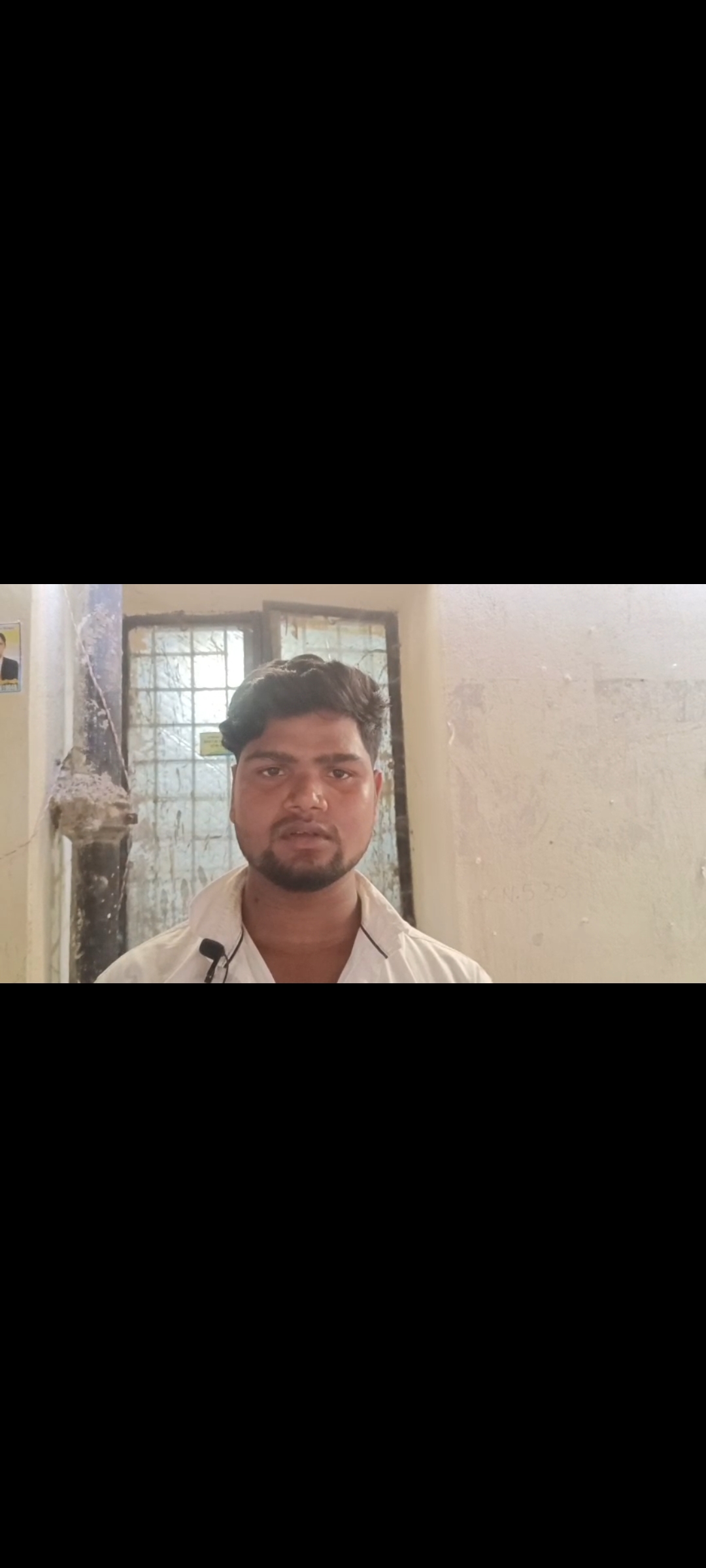 उन्नाव: सदर कोतवाली क्षेत्र के लालऊ खेड़ा चौकी हुसैन नगर में मारपीट और लूट के आरोप का मामला सामने आया है। पीड़ितों का आरोप है कि अमन, वंश समेत अन्य लोगों ने लाठी-डंडों से हमला कर एक तोला सोने की चेन, 49 हजार रुपये और करीब 28 हजार का मोबाइल छीन लिया। पीड़ितों का आरोप है कि उल्टा उन्हीं पर धारा 151 की कार्रवाई कर दी गई। न्याय की गुहार लेकर पीड़ित एसपी कार्यालय पहुंचे।